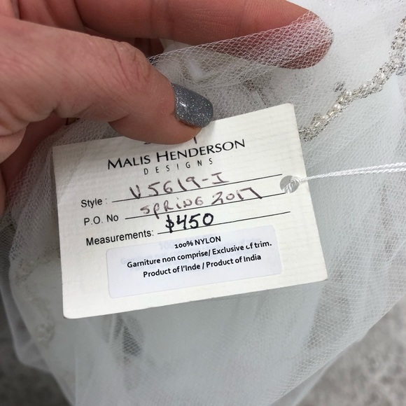 Stunning designer wedding veil w pearls &crystals - Picture 8 of 8